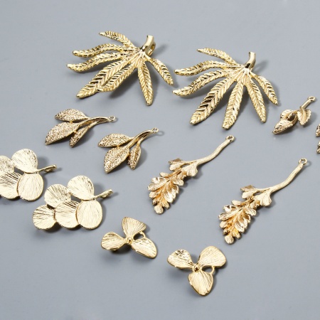 2 PCs Eco-friendly Brass Pendants 18K Real Gold Plated Leaf