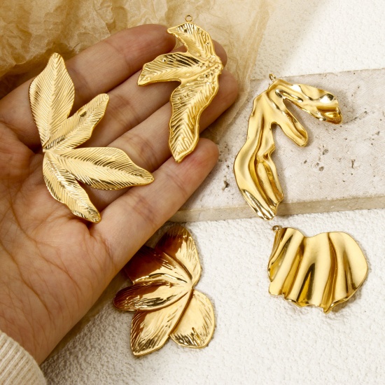 Immagine di 1 Pz Placcatura Sottovuoto PVD Ecologica 304 Acciaio Inossidabile Collezione Flora Ciondoli Pendenti Foglia 18K Vero Oro Placcato