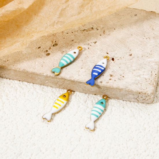 Image de 5 Pcs Breloques en 304 Acier Inoxydable Revêtement sous Vide PVD Respectueux de l'Environnement Bijoux d'Océan Poisson Plaqué Or Véritable 18K Couleur au Hasard Rayées Émail 18.5mm x 5mm