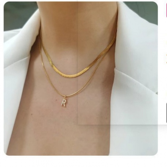 Immagine di 1 Pz Placcatura Sottovuoto PVD Ecologica 304 Acciaio Inossidabile Micro Intarsio Clip su Charm Stile Lettera Maiuscola Placcato Oro 18K Messaggio " A-Z " Con Chiusura A Molla 14mm x 10mm