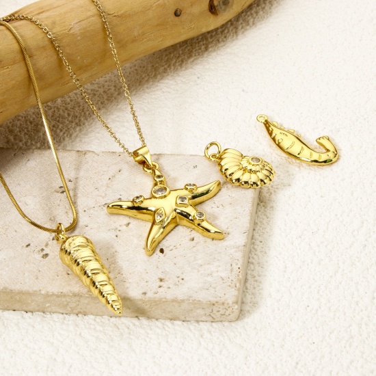 2 PCs Eco-friendly Brass Ocean Jewelry Pendants 18K Real Gold Plated の画像