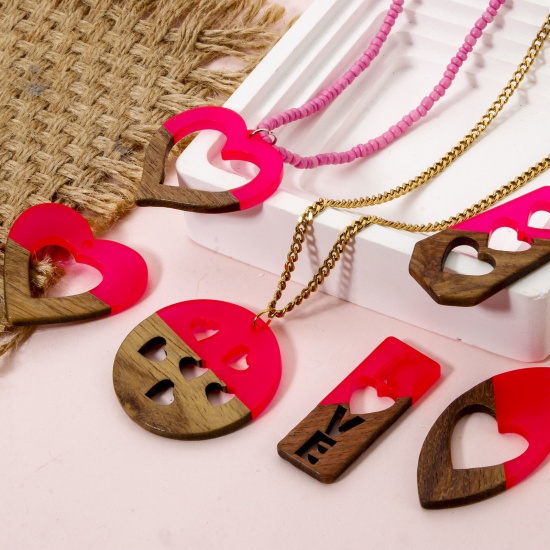 Immagine di 2 PCs Resin & Natural Wood Valentine's Day Pendants Fuchsia