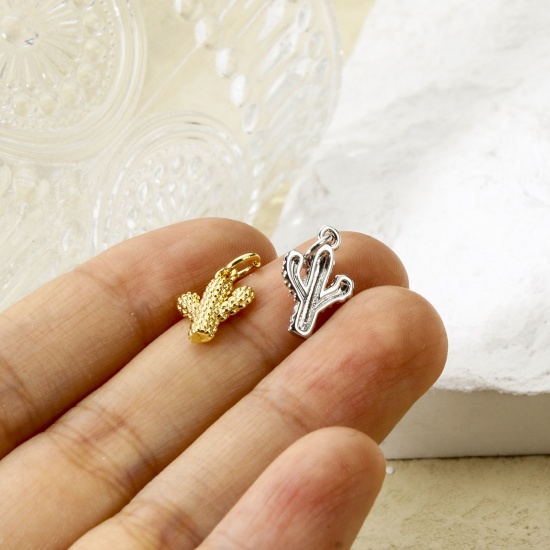 Imagen de 2 Unidades Respetuoso del Medio Ambiente Latón Vaquero del Oeste Colgantes Oro Real Chapado Cactus 17mm x 9mm