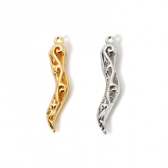 Imagen de 2 Unidades Respetuoso del Medio Ambiente Latón Colección Flora Colgantes Oro Real Chapado chile 3D 29mm x 6mm