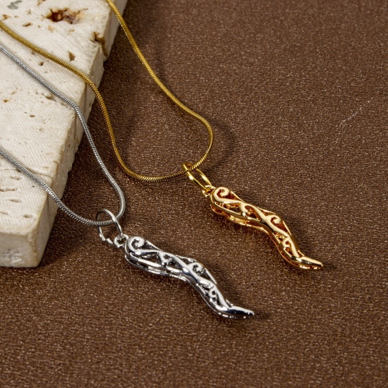 Imagen de 2 Unidades Respetuoso del Medio Ambiente Latón Colección Flora Colgantes Oro Real Chapado chile 3D 29mm x 6mm