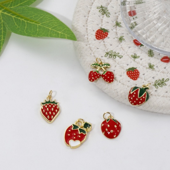 Image de 2 Pcs Breloques Respectueux de la Nature en Laiton Plaqué Or Véritable 18K Rouge Émail Fraises