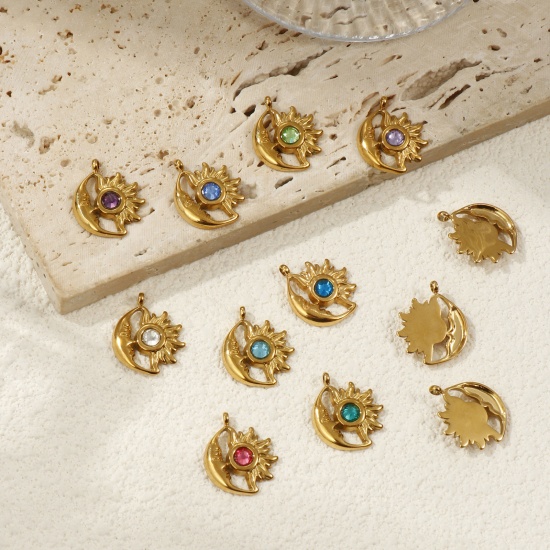 Immagine di 1 Pz Placcatura Sottovuoto PVD Ecologica 304 Acciaio Inossidabile Pietre Nascita Ciondoli Placcato Oro 18K Sole e Luna Faccia 19mm x 16mm