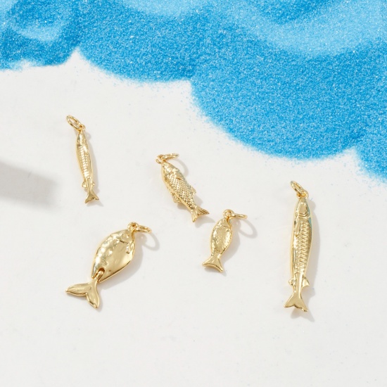 Immagine di 2 Pz Ecologico Ottone Gioielli Oceanici Ciondoli 18K Vero Oro Placcato Pesce 3D