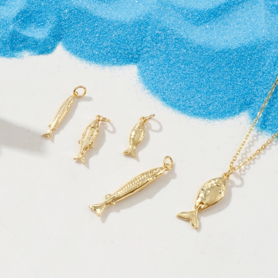 Immagine di 2 Pz Ecologico Ottone Gioielli Oceanici Ciondoli 18K Vero Oro Placcato Pesce 3D