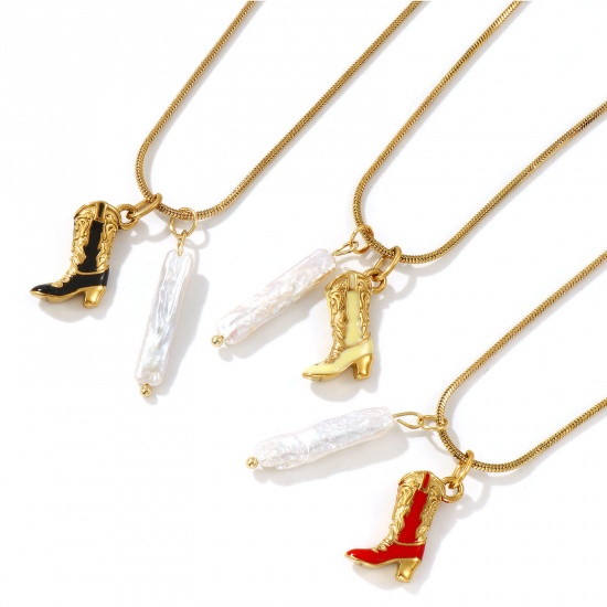 Immagine di 18K Vero Oro Placcato Catena a Serpentina Quadrata Stivale Collana con Ciondolo, Acciaio Inossidabile 304 & Perla Naturale 45cm + 5cm, Per Donne, Smalto 3D, Cowboy dell'Ovest Barocco Regalo, Placcatura Sottovuoto PVD Ecologica, 1 Pz