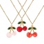 Image de Collier à Breloques Cerise Plaqué Or Véritable 18K en 304 Acier Inoxydable & Résine Pour Femmes, Chaîne Maille Cheval 45cm + 5cm, à Strass Vert 3D, Exquis Sucré & Mignon Cadeau, Revêtement sous Vide PVD Respectueux de l'Environnement, 1 Pièce