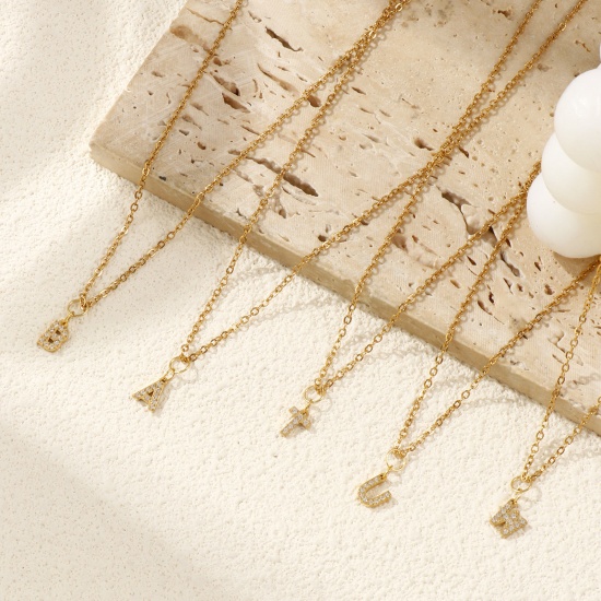 Immagine di 18K Vero Oro Placcato Catena a Cavo Collana con Ciondolo, 304 Acciaio Inossidabile 45cm + 5cm, Per Donne, Trasparente Strass Messaggio " A-Z " Micro Spianare, Lettera Maiuscola Elegante Regalo, Placcatura Sottovuoto PVD Ecologica, 1 Pz