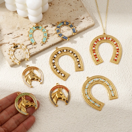 Immagine di 1 Pz Placcatura Sottovuoto PVD Ecologica 304 Acciaio Inossidabile Cowboy dell'Ovest Ciondoli 18K Vero Oro Placcato Smalto Ferro di Cavallo