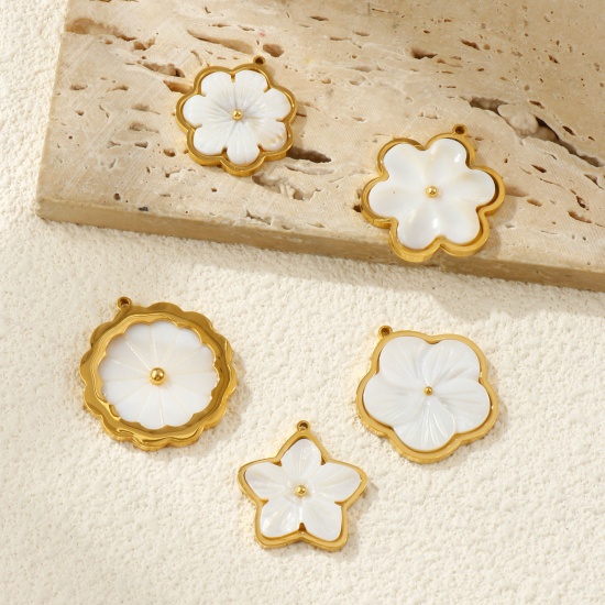 Picture of Eco-friendly PVD Vacuum Plating 304 Stainless Steel & Natural Shell Charms 18K Real Gold Plated White Flower