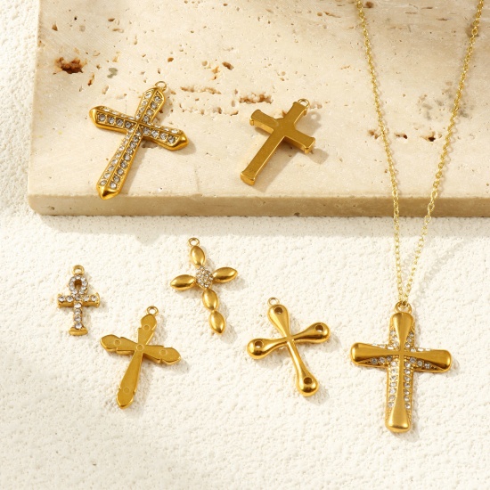 Immagine di 1 Pz Placcatura Sottovuoto PVD Ecologica 304 Acciaio Inossidabile Religione Ciondoli 18K Vero Oro Placcato Croce Trasparente Strass