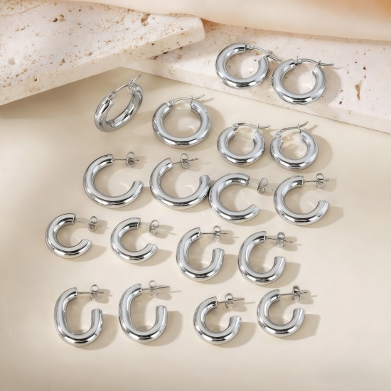 Imagen de 1 Pair Eco-friendly Stylish Exquisite Multicolor 304 Stainless Steel C Shaped Hoop Earrings For Women Gift