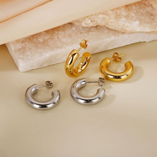 Imagen de 1 Pair Eco-friendly Stylish Exquisite Multicolor 304 Stainless Steel C Shaped Hoop Earrings For Women Gift