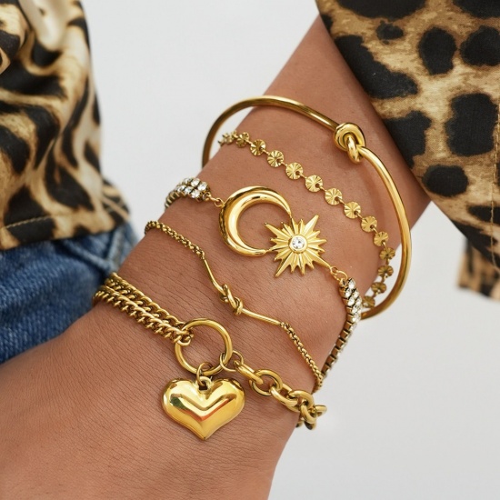 Изображение 1 Piece Vacuum Plating Stylish Valentine's Day 18K Gold Plated 304 Stainless Steel Heart Bracelets For Women Gift