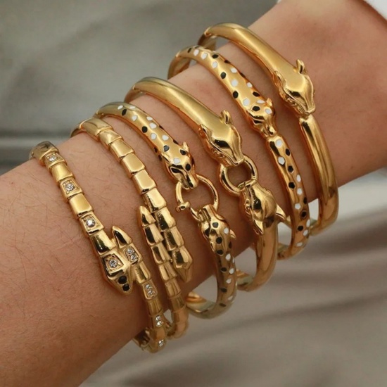 Picture of Wholesale 304 Stainless Steel Bangles Bracelets, 18K Gold Plated Vacuum Plating, Women's Stylish Retro Gift Jewelry Supply, 8cm Dia.