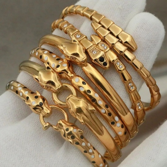 Picture of Wholesale 304 Stainless Steel Bangles Bracelets, 18K Gold Plated Vacuum Plating, Women's Stylish Retro Gift Jewelry Supply, 8cm Dia.