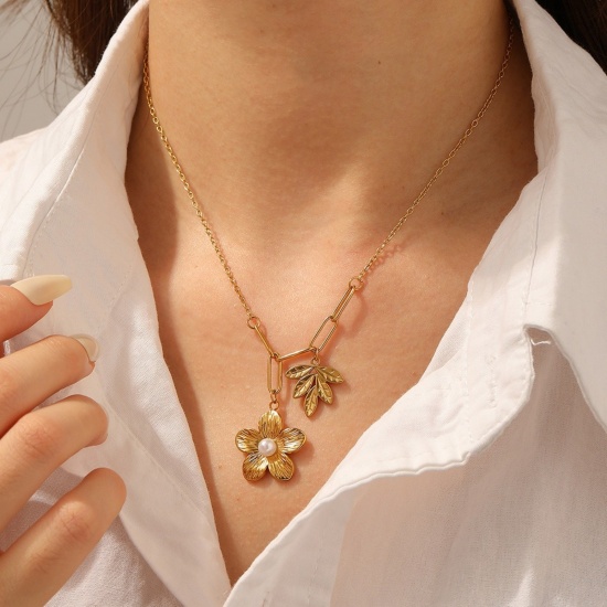 Imagen de Al Por Mayor Corazón Mariposa Collar con Colgante, Chapado en Oro de 18K 304 Acero Inoxidable Mujeres Recubrimiento al Vacío PVD Ecológico Elegante Regalo Joyería Para Venta 40cm + 7cm longitud, 1 Unidad