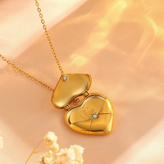 Imagen de Al Por Mayor Corazón Collar con Colgante, Chapado en Oro de 18K 304 Acero Inoxidable Mujeres Recubrimiento al Vacío PVD Ecológico día de San Valentín Elegante Regalo Joyería Para Minorista 1 Unidad