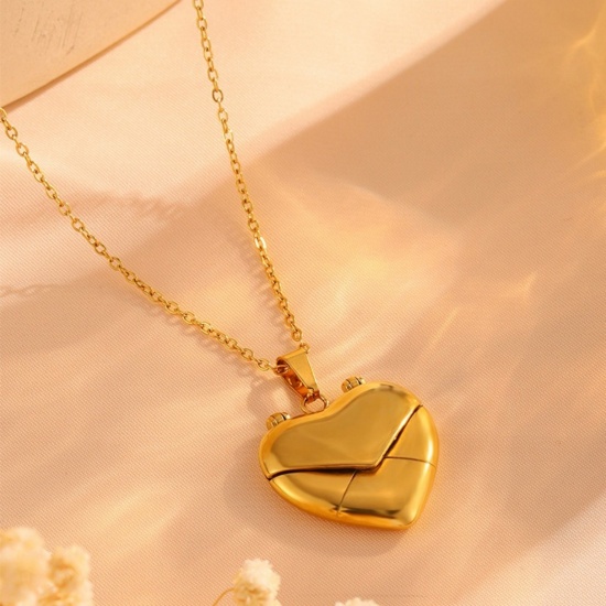 Imagen de Al Por Mayor Corazón Collar con Colgante, Chapado en Oro de 18K 304 Acero Inoxidable Mujeres Recubrimiento al Vacío PVD Ecológico día de San Valentín Elegante Regalo Joyería Para Minorista 1 Unidad