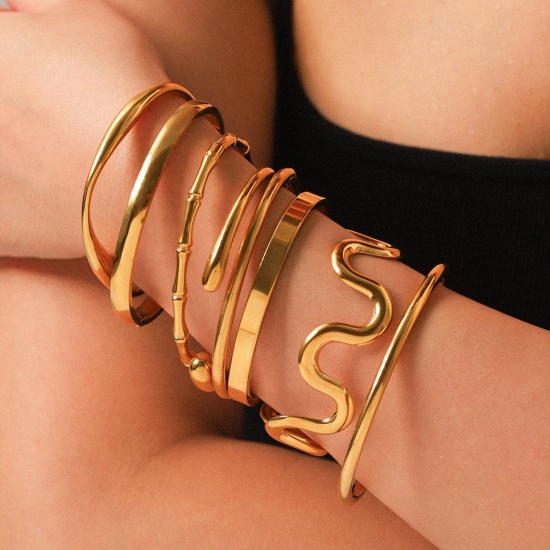 Picture of Wholesale 304 Stainless Steel Bangles Bracelets, 18K Gold Plated Eco-friendly PVD Vacuum Plating, Women's Stylish Simple & Casual Gift Jewelry Supply