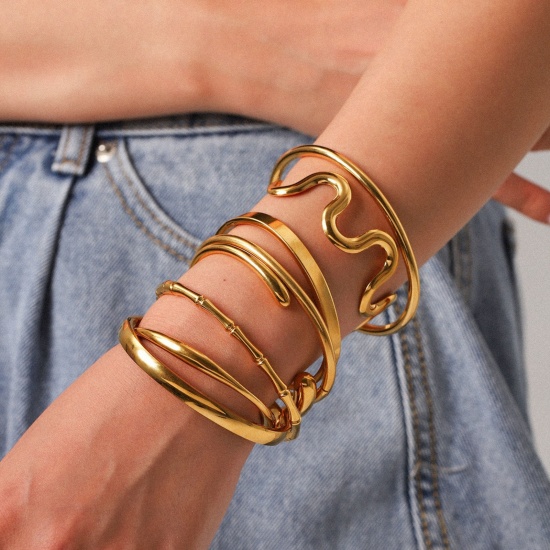 Picture of Wholesale 304 Stainless Steel Bangles Bracelets, 18K Gold Plated Eco-friendly PVD Vacuum Plating, Women's Stylish Simple & Casual Gift Jewelry Supply