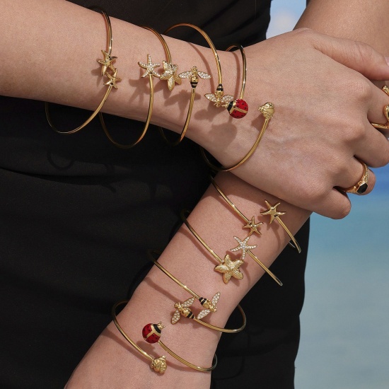 Immagine di Stella di Mare Insetto 304 Acciaio Inossidabile Aprire Braccialetti All'Ingrosso, Placcato Oro 18K Placcatura Sottovuoto PVD, Donne Stile Ins Elegante Regalo Fornitura di Gioielli, 1 Pz