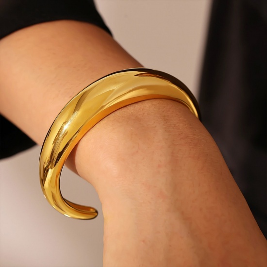 Picture of Wholesale C Shaped Smooth Blank 304 Stainless Steel Open Cuff Bangles Bracelets, PVD Vacuum Plating, Women's Exquisite Stylish Gift Jewelry Supply, 6cm Dia.