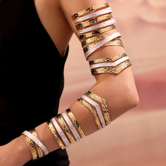 Immagine di Bianco Smalto 304 Acciaio Inossidabile Aprire Braccialetti All'Ingrosso, Placcato Oro 18K Placcatura Sottovuoto PVD, Donne Squisito Elegante Regalo Fornitura di Gioielli, 1 Pz
