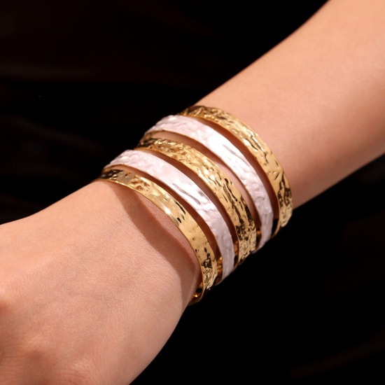 Immagine di Bianco Smalto 304 Acciaio Inossidabile Aprire Braccialetti All'Ingrosso, Placcato Oro 18K Placcatura Sottovuoto PVD, Donne Squisito Elegante Regalo Fornitura di Gioielli, 1 Pz