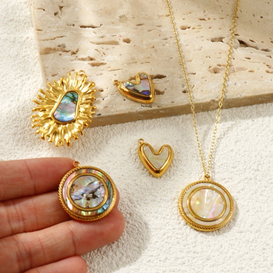 Picture of Eco-friendly PVD Waterproof Anti-Tarnish Hypoallergenic 304 Stainless Steel & Natural Shell Charms Wholesale 18K Real Gold Plated Round Disc Heart
