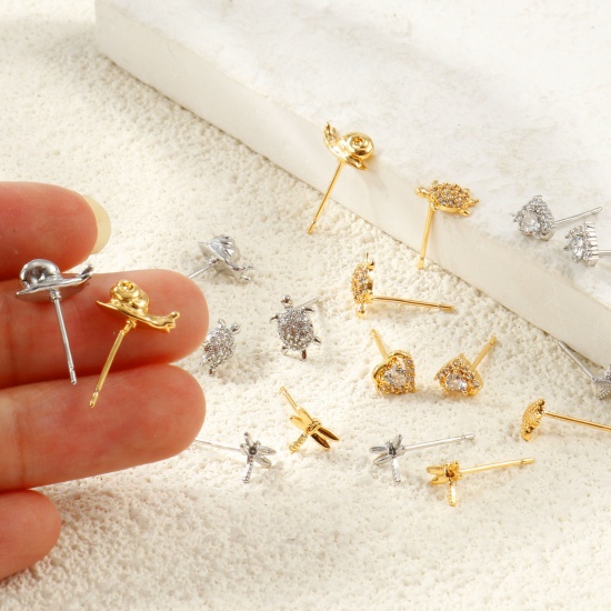 Picture of Wholesale Exquisite Stylish Ear Post Stud Earrings, Real Gold Plated Brass, Women's Eco-friendly Gift Jewelry Supply