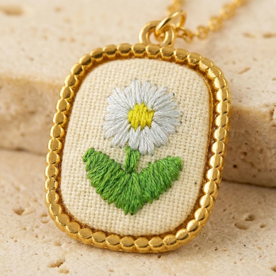 Immagine di Fiore Fatto Ricamato Collana con Ciondolo All'Ingrosso, 18K Vero Oro Placcato 304 Acciaio Inossidabile Catena a Cavo, Donne PVD Ecologica Anti-Ossidante Ipoallergenico Stile Pastorale Elegante Regalo Gioielli Per Rivenditore, 45cm + 5cm Lunghezza, 1 Pz