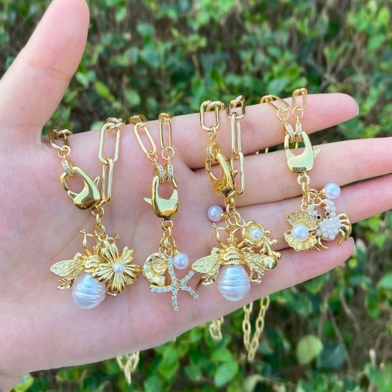 Picture of Wholesale Acrylic Imitation Pearl Pendant Charm Necklace, 18K Gold Plated Brass Paperclip Link Chain, Women's Ocean Jewelry Stylish Gift Jewelry For Retailer