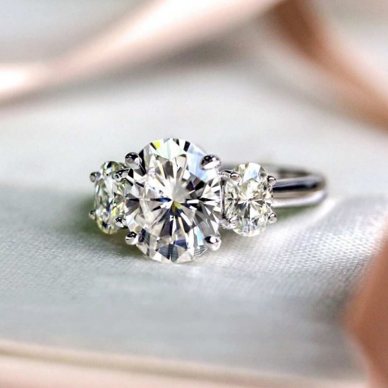Picture of Wholesale Women's Wedding Clear Cubic Zirconia Unadjustable Rings, Platinum Plated Brass, Exquisite Stylish Jewelry Supply