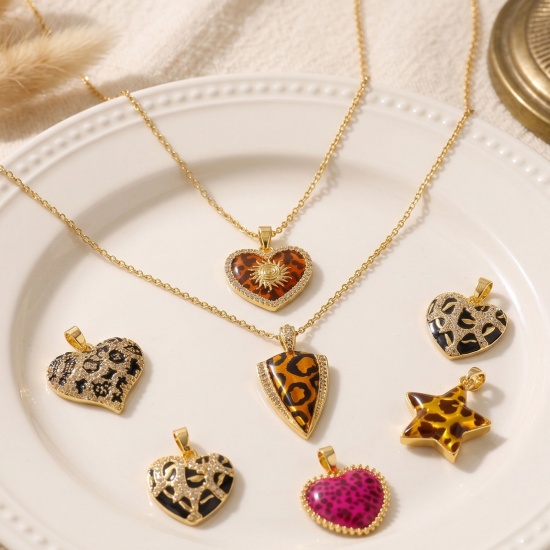 Bild von 2 Stück Messing Charm-Anhänger Großhandel 18K Echtgold plattiert Leopard