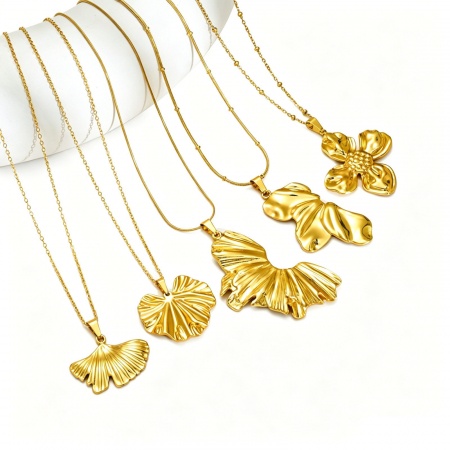Image de Collier à Breloques En Gros Plaqué Or 18K en 304 Acier Inoxydable, Feuille aux Femmes Placage Sous Vide Écologique Exquis À la Mode Cadeau Bijoux pour Détaillants 1 Pièce