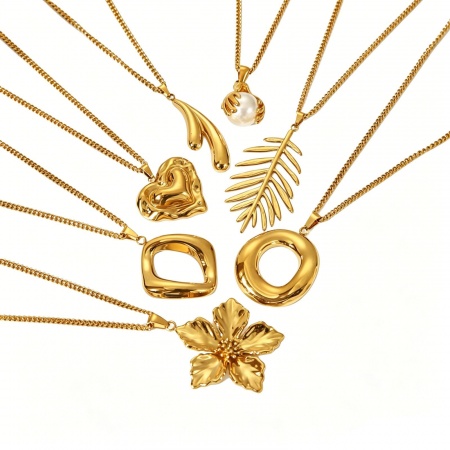 Image de Collier à Breloques En Gros Plaqué Or 18K en 304 Acier Inoxydable, aux Femmes PVD Écologique Exquis À la Mode Cadeau Bijoux pour Détaillants 1 Pièce