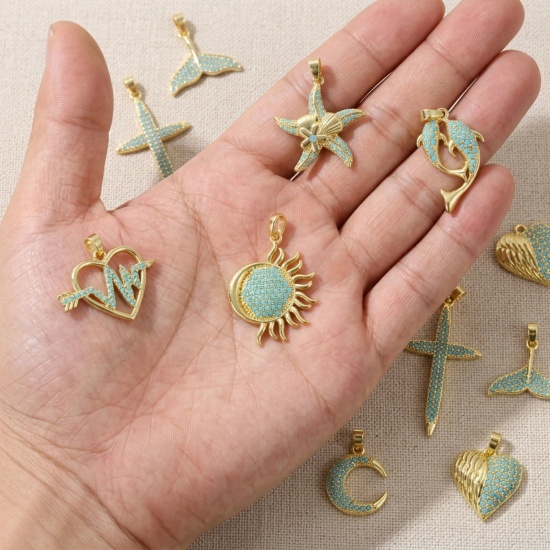 Bild von 2 Stück Messing Charm-Anhänger Großhandel 18K Echtgold plattiert Kreuz Seesterne Micro Pave Blau Kubischer Zirkon