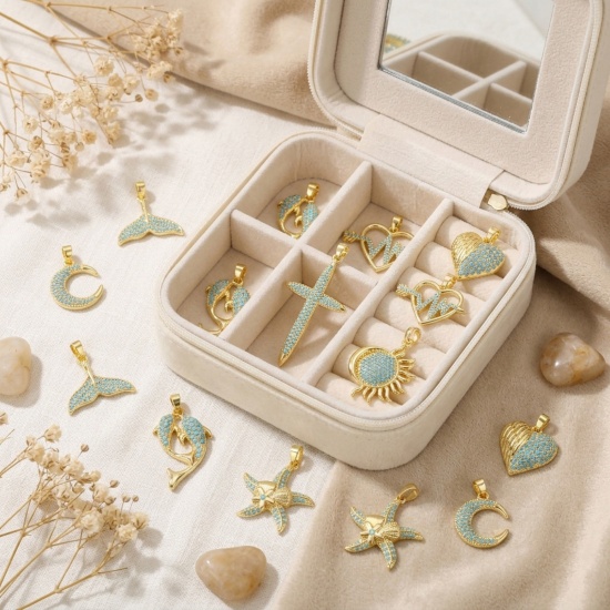 Bild von 2 Stück Messing Charm-Anhänger Großhandel 18K Echtgold plattiert Kreuz Seesterne Micro Pave Blau Kubischer Zirkon