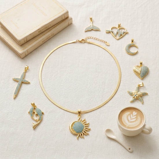 Bild von 2 Stück Messing Charm-Anhänger Großhandel 18K Echtgold plattiert Kreuz Seesterne Micro Pave Blau Kubischer Zirkon