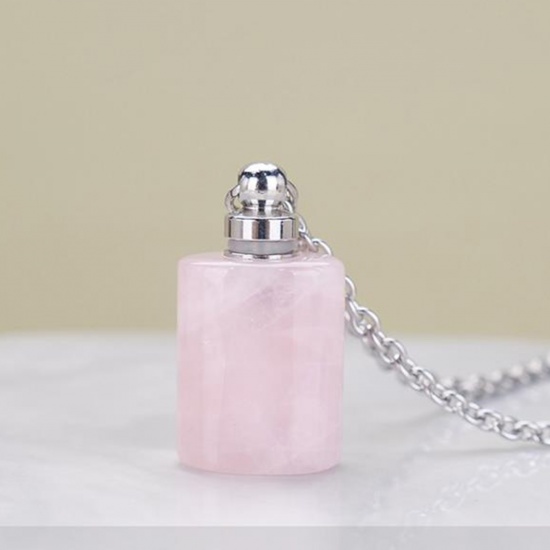 Immagine di (Grado A) Quarzo Rosa ( Naturale ) Collana Tono Argento Rosa Chiaro Cilindrico Bottiglia di Olio Essenziale 70cm Lunghezza, 1 Pz