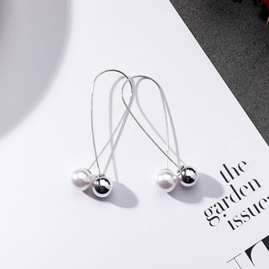 Imagen de Pendientes Tono de Plata Blanco Geométrico Imitación de perla 55mm, 1 Par