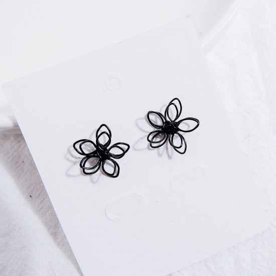 Picture of Ear Post Stud Earrings Black Flower 1 Pair