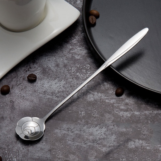 Immagine di Silver Tone - Style2 Set di cucchiai multi-stile in acciaio inossidabile con manico lungo Fiori Forma di cuore Tè freddo Cucchiaino da dessert Cucchiaio da cucina Bevande da tavola