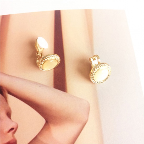 Picture of Ear Clips Earrings Gold Plated White Round 14mm Dia. - 12mm Dia., 1 Pair