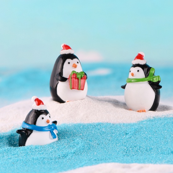 Picture of Resin Ornaments Decorations Multicolor Penguin Animal Christmas Gift Box 35mm x 28mm, 1 Piece